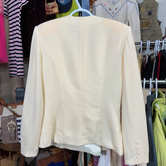 Vintage Cream Blazer Shoulder Pads Embroidered 80s Style Size 8 *minor discolour - Picture 4 of 6